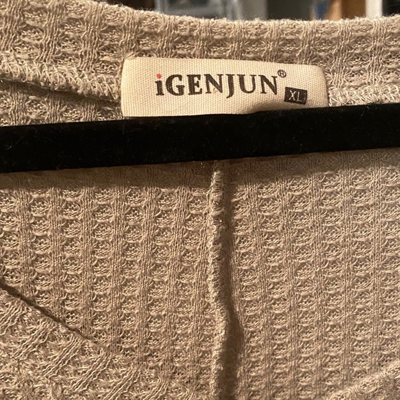 Beige V-Neck Waffle Knit Sweater Top - Picture 2 of 2